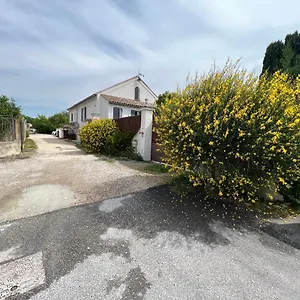 https://le-chalet-de-lou.fr-provencehotel.com