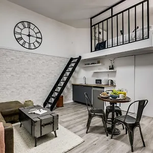 Apartment Modern French Studio In, Paris