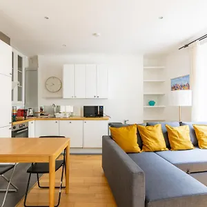 Apartment Luxurious 1 Bedroom Republique Vinaigriers Free Netflix, Paris