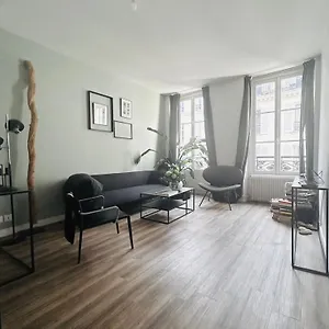 Apartment Superbe Design Canal Saint Martin, Paris